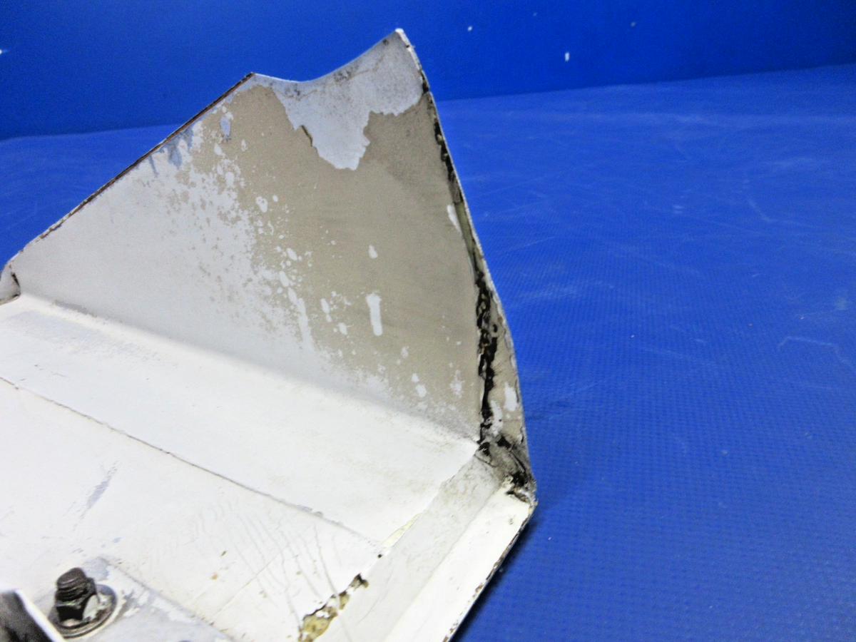 Beech 76 Duchess Cowl Flap P/N 105-910011-11 (0526-828)6