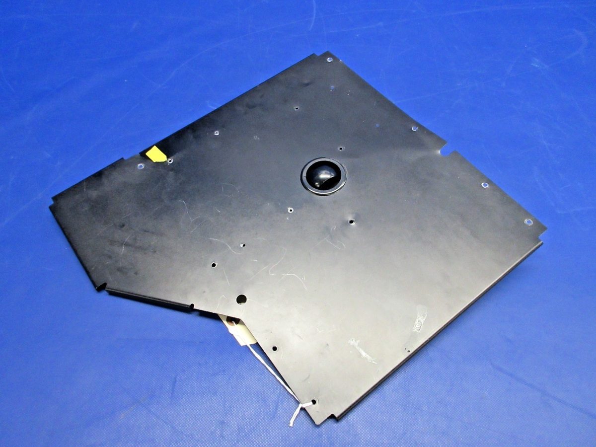 Cirrus SR22 Interior Kick Plate LH P/N 12968-003 (0926-814)1