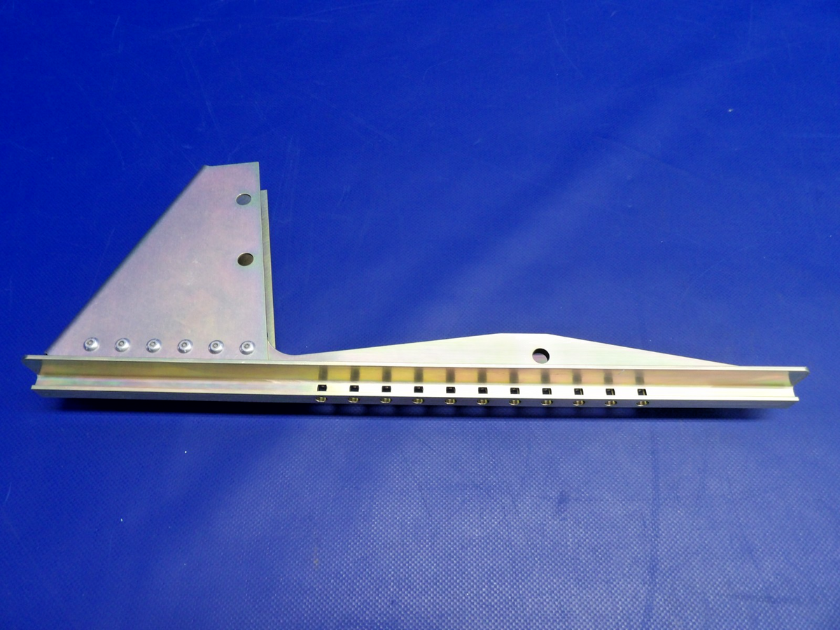 Cirrus SR20 / SR22 Crew Seat Track P/N 12490-010 NOS (0426-1370)2