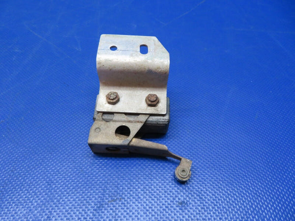 Beech 95 / D95A Travel Air Flap Limit Switch Assy PN 45-361116 TESTED (0424-264)