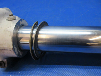 Piper PA-34-200T MG Strut, Fork & Axle w/ Nut & Bushing P/N 67037-06 (0924-1411)