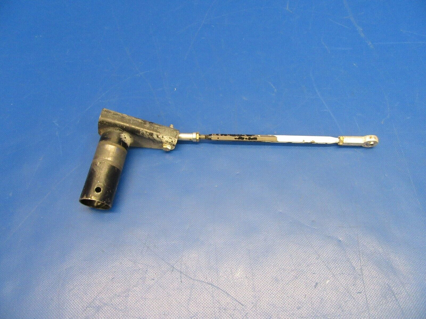 Piper PA-34-200T Flap Torque Tube & Rod Assy RH P/N 62727-01 (1119-199)