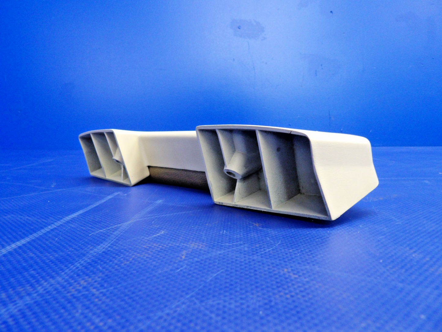Cessna 172 / 172G Cabin Door Armrest P/N 1414082-18 (0326-1226)8