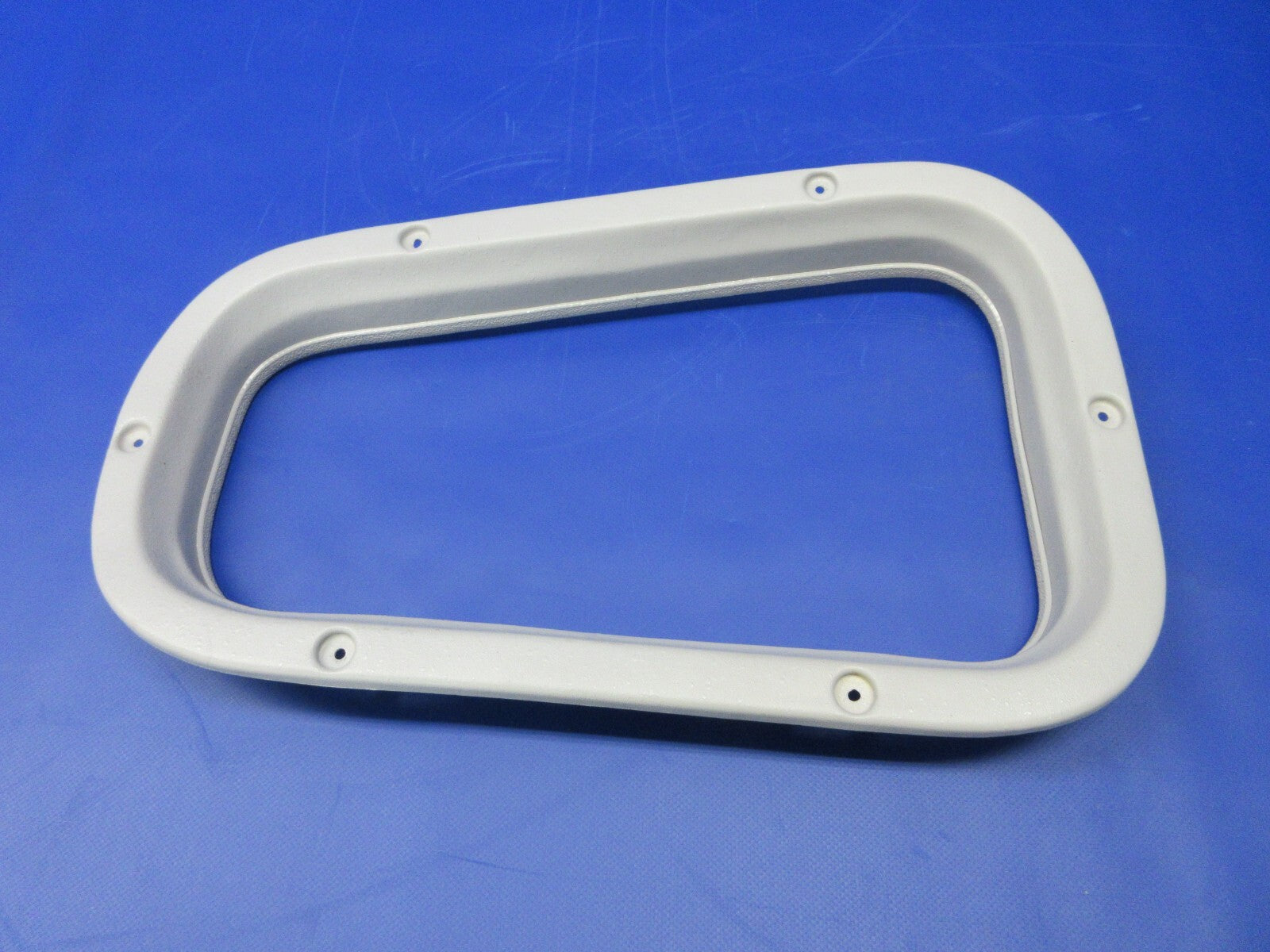 1996 Piper PA-28-181 Archer III LH Aft Window Reveal P/N 84277-22 (1224-2009)0