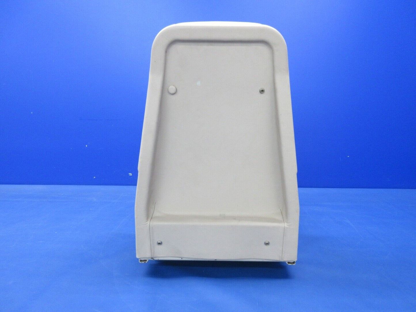 Piper PA-32RT-300T Center Aft Facing Seat Assy LH P/N 37799-02 (0924-1420)