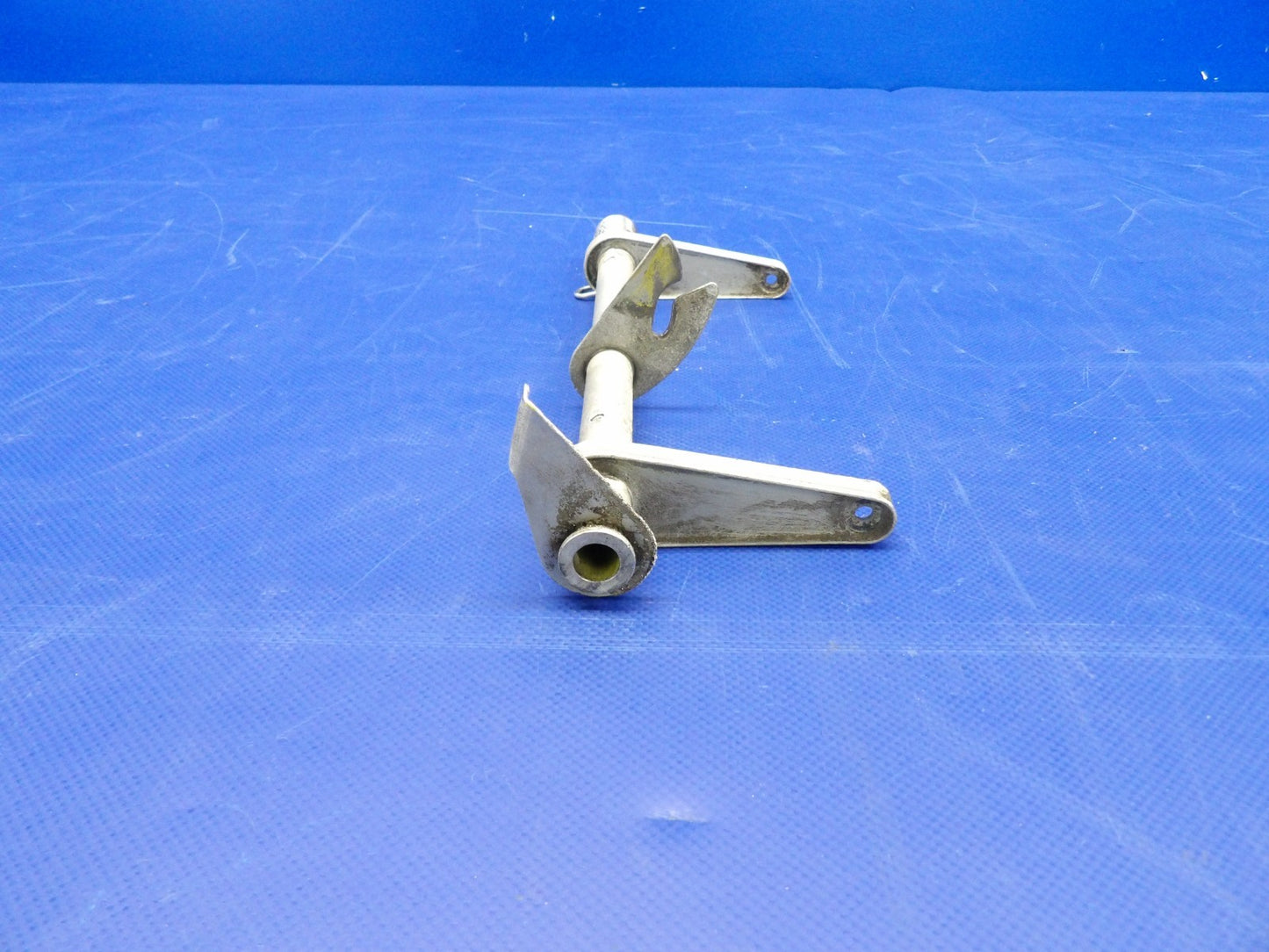 Beech 95 / D95A Travel Air Nose Gear Door Actuator P/N 95-820006-1 (0326-404)5