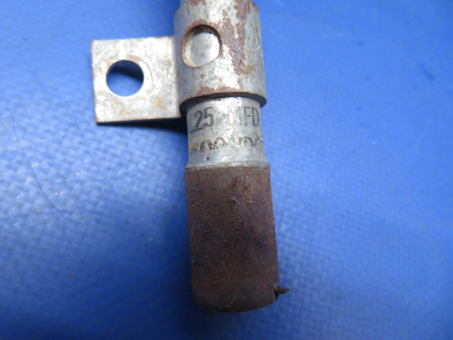 Cessna 401 Bendix Electric Fuel Pump 14V P/N 476411, 574A (0623-357)8