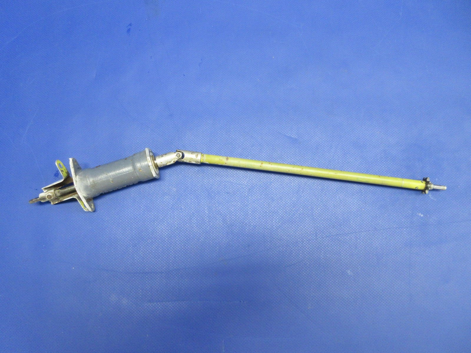 Beech D95A Travel Air Elevator Trim Tab Actuator LH P/N 45-524565-3 (0326-735)1
