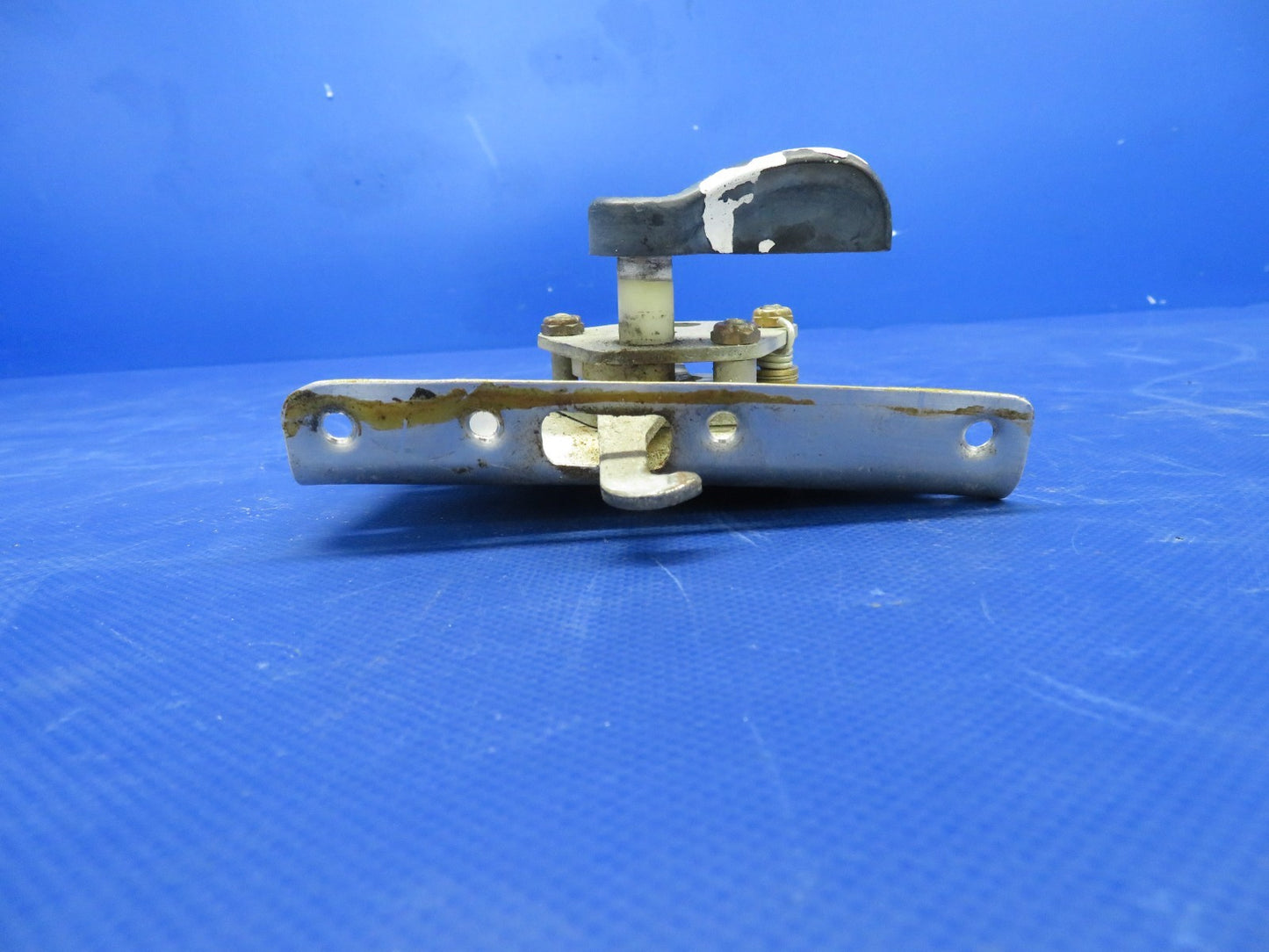 Rockwell Commander 112 Upper LH Cabin Door Latch P/N 43734-1 (0826-417)3