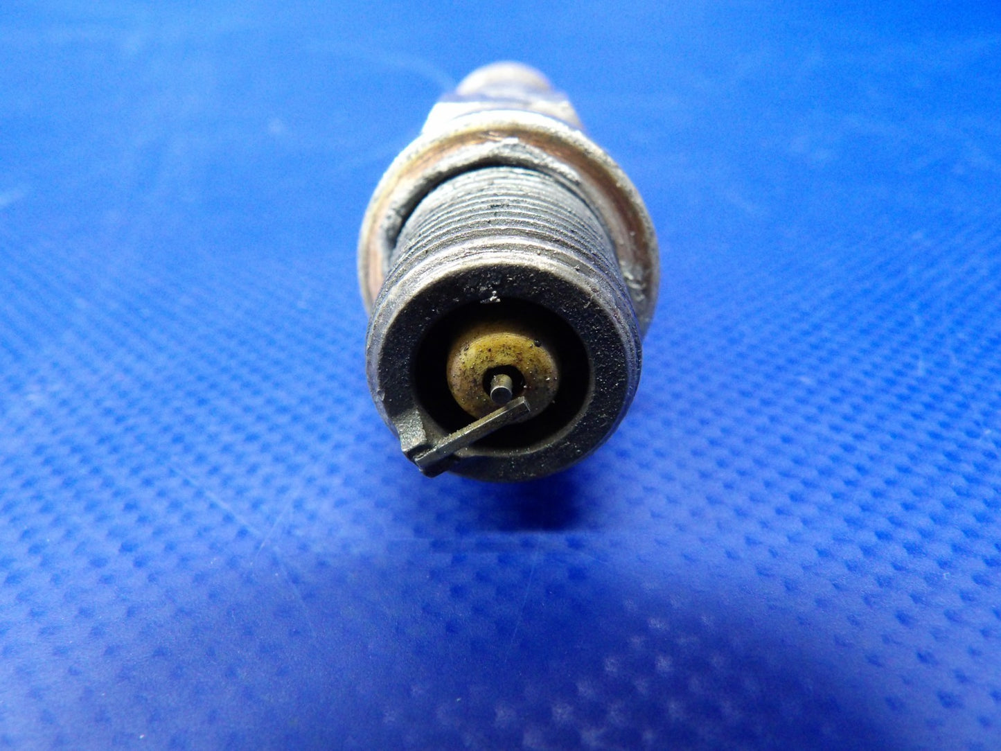 Enstrom 280FX Tempest Fine Wire Spark Plugs P/N URHB32S LOT OF 8 (0526-1364)4
