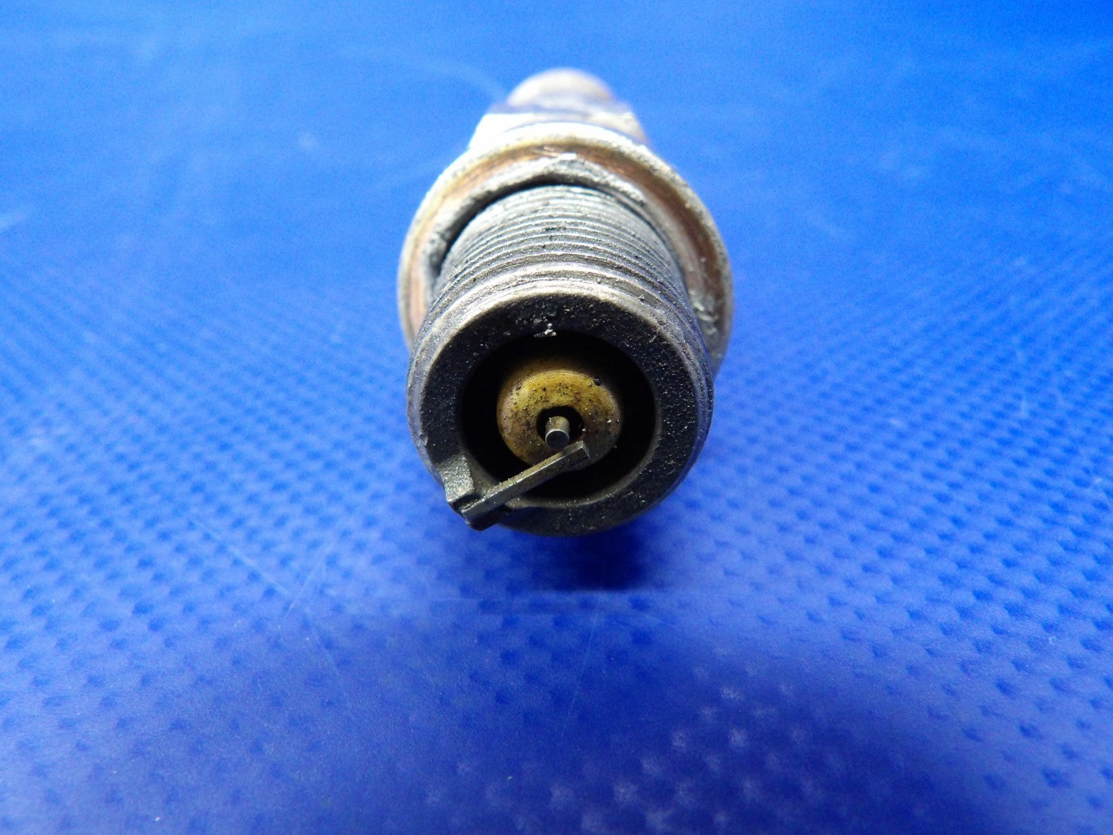 Enstrom 280FX Tempest Fine Wire Spark Plugs P/N URHB32S LOT OF 8 (0526-1364)4