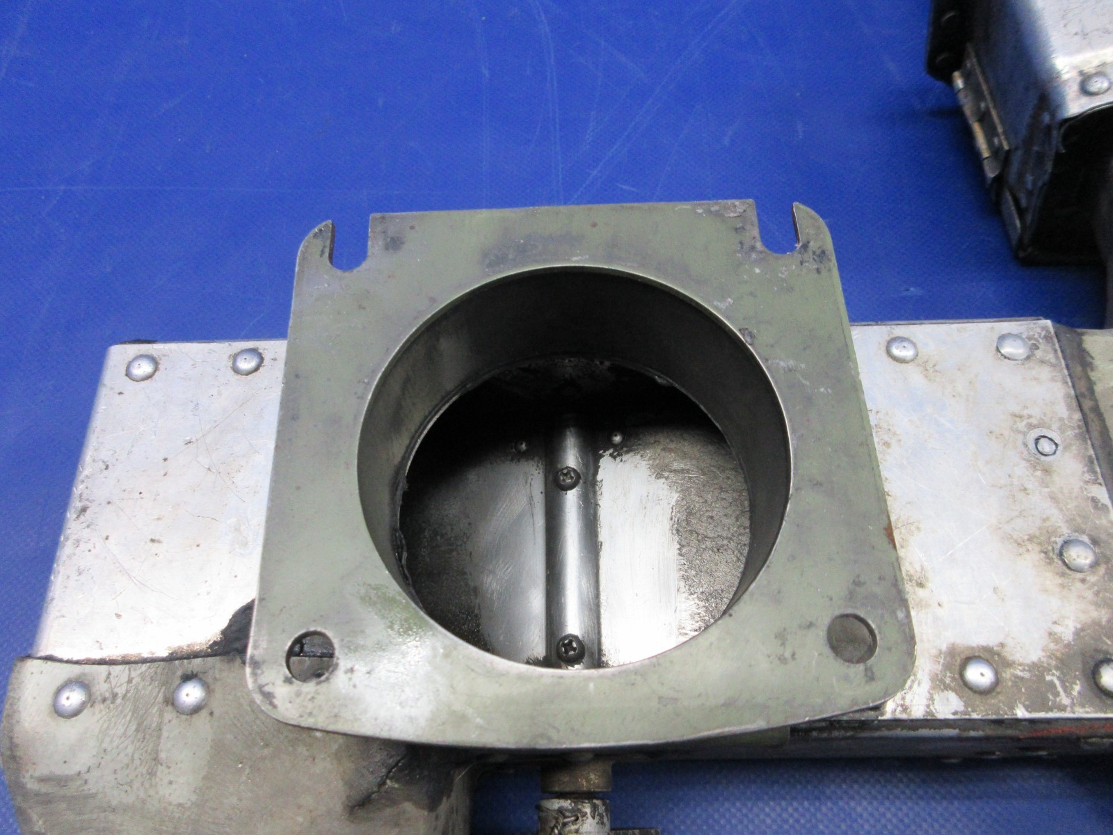 Cessna 310 / 310I LH Air Induction Box P/N 0850440-2 (0326-2013)11