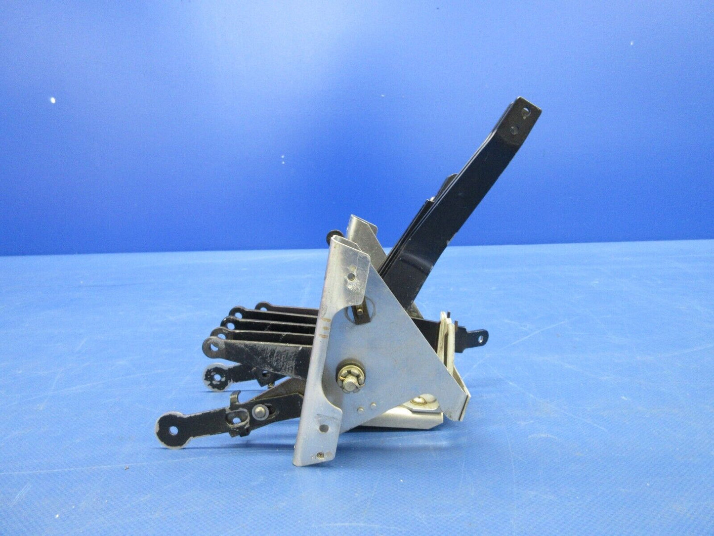 Piper PA-34-200T Seneca II Engine Control Quadrant Assy P/N 95136-03 (0524-1264)