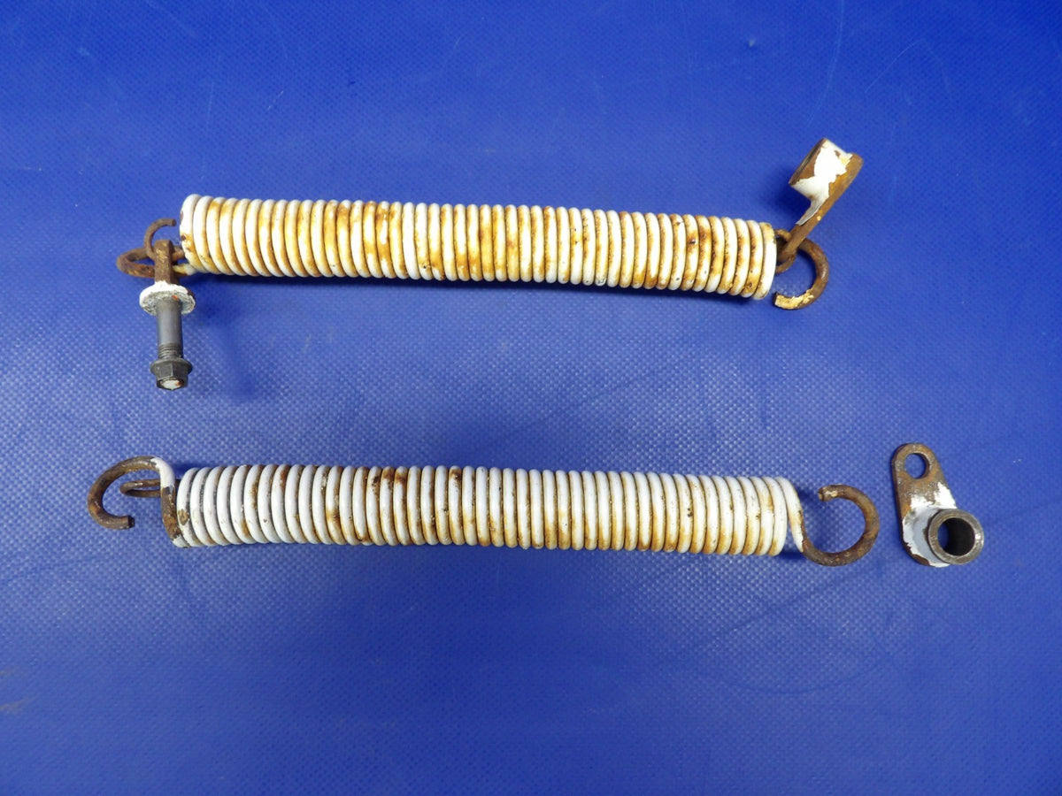Beech 76 Duchess Main Gear Brace Spring Set P/N 105-810028-1 (0526-1329)0
