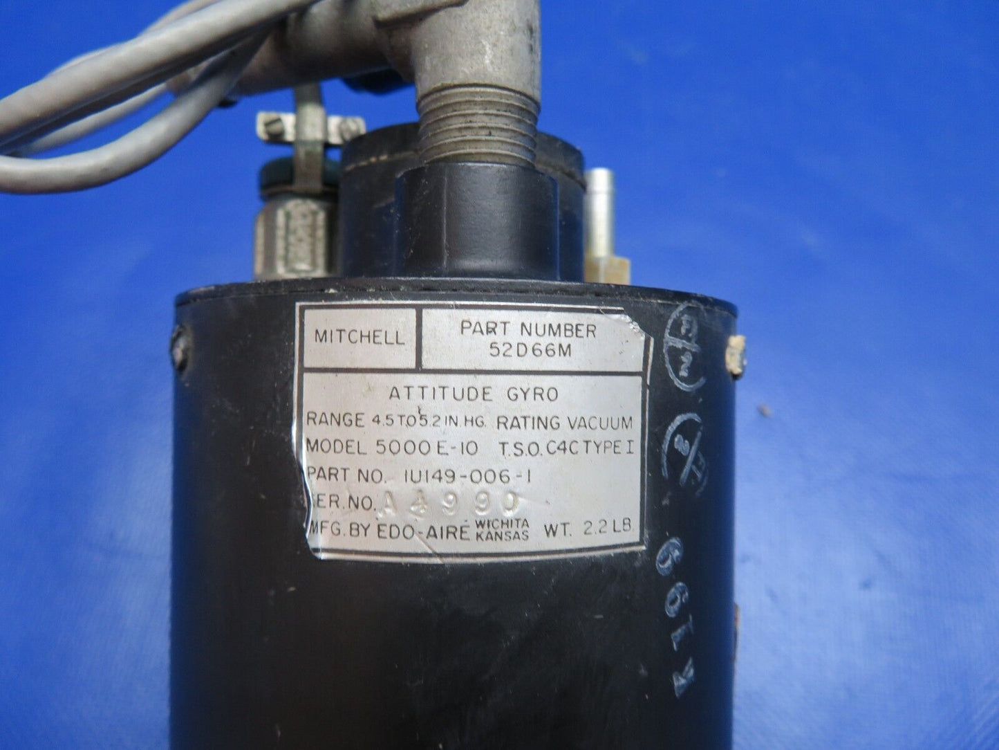 Edo-Aire Mitchell 5000E-10 Attitude Gyro P/N IUI49-006-1 CORE (0424-1778)