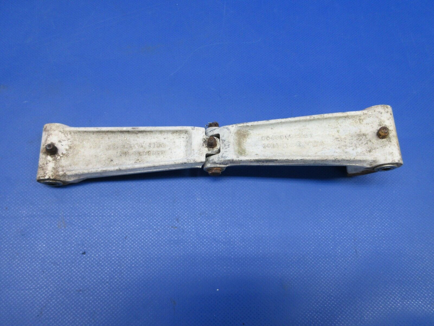 Cessna 175 Nose Gear Torque Link Assy P/N 0543035-1, 0543035-2 (0524-1324)
