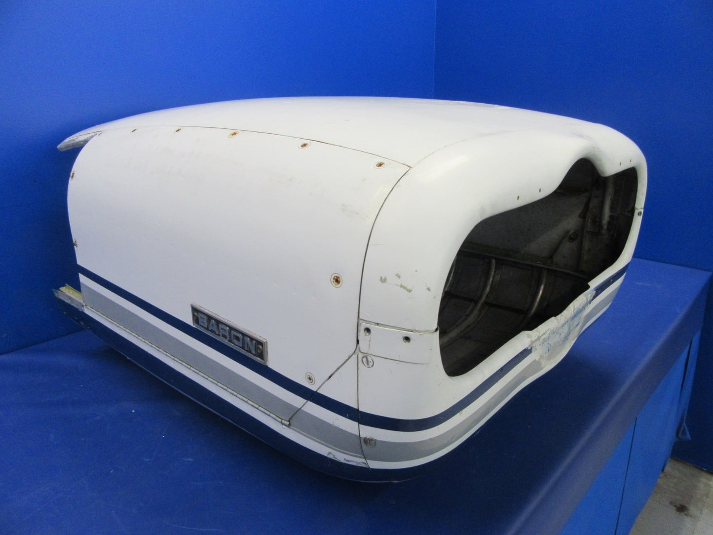 Beech 95-B55 Baron Engine Cowl / Cowling P/N 96-910011-615 (0326-44)0