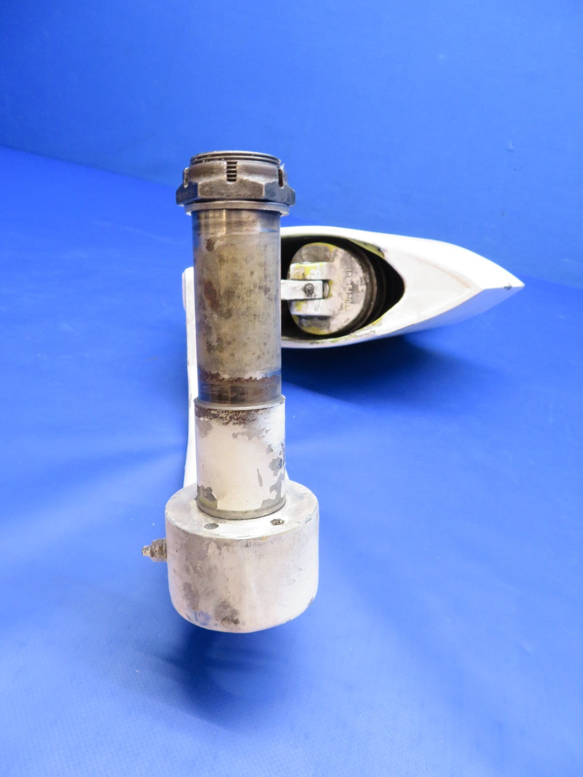 Beech C23 Sundowner Nose Landing Gear P/N 169-810000-661 FOR PARTS (0824-2005)16