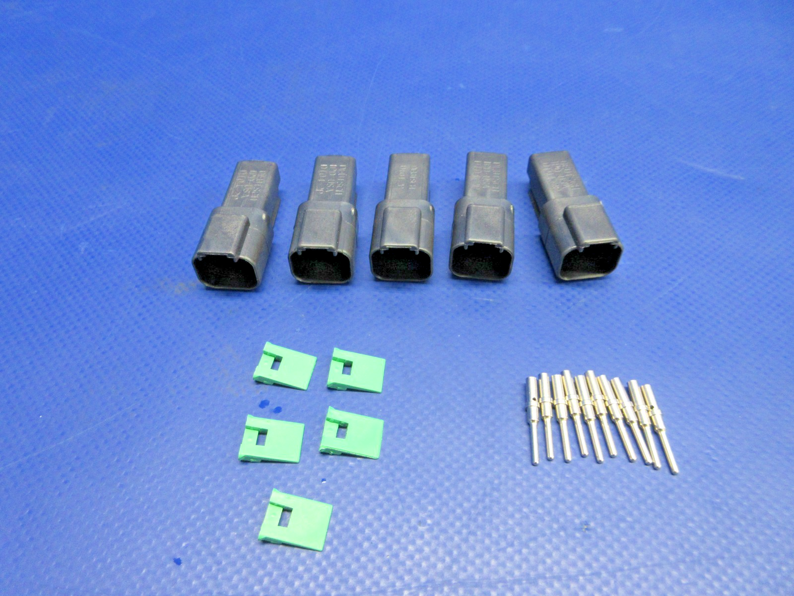 Cirrus Tanis Harness Plastic Socket P/N TCP2598 LOT OF 5 NOS (0326-993)0
