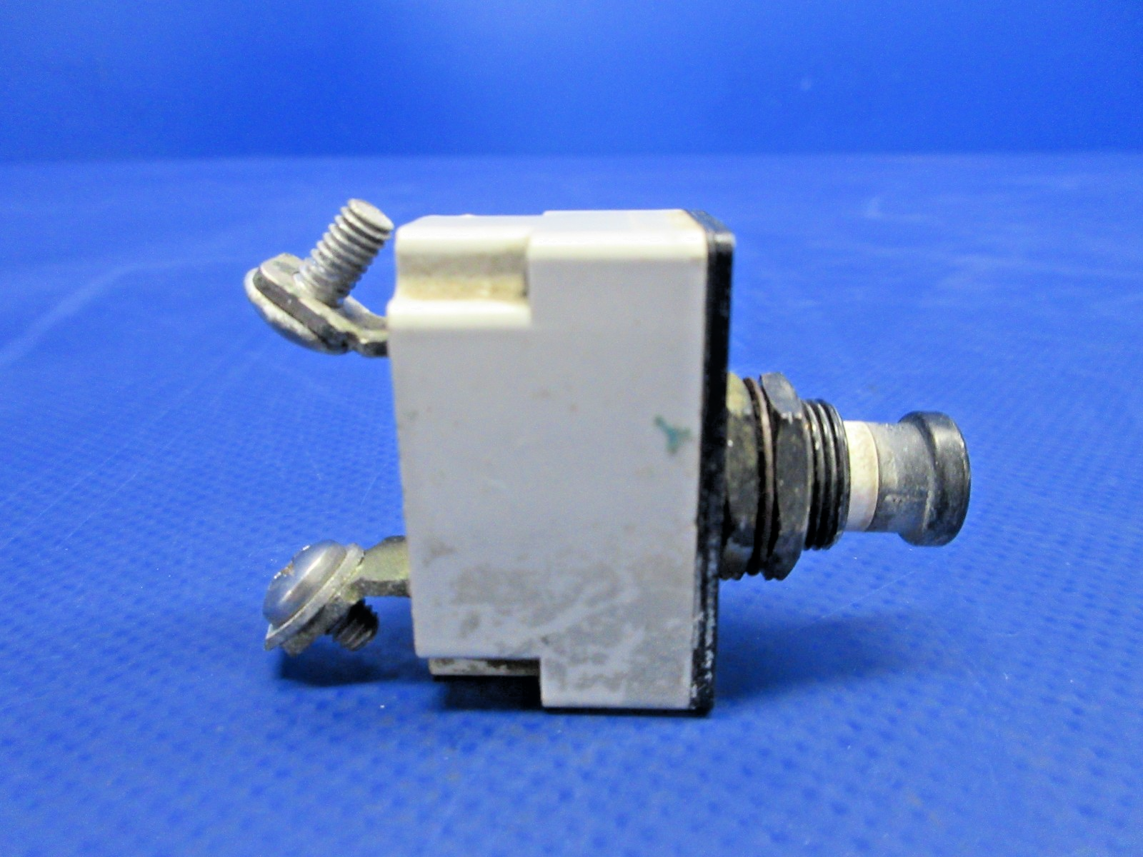Air Tractor AT-301 Circuit Breakers P/N W23-X1AIG-10 LOT OF 4 (0626-746)8