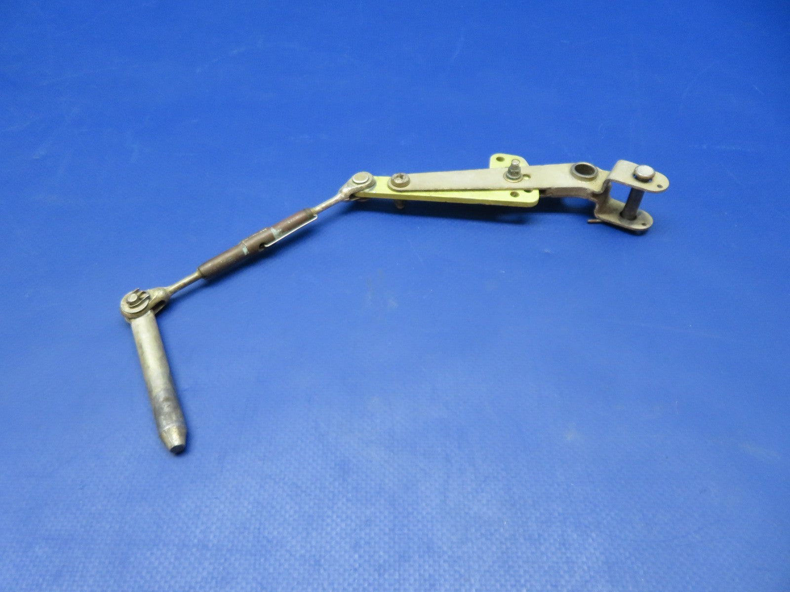 Beech 58 Cabin Door Latch, Bellcrank & Pin w/ Guide P/N 96-420033-47 (0326-155)6