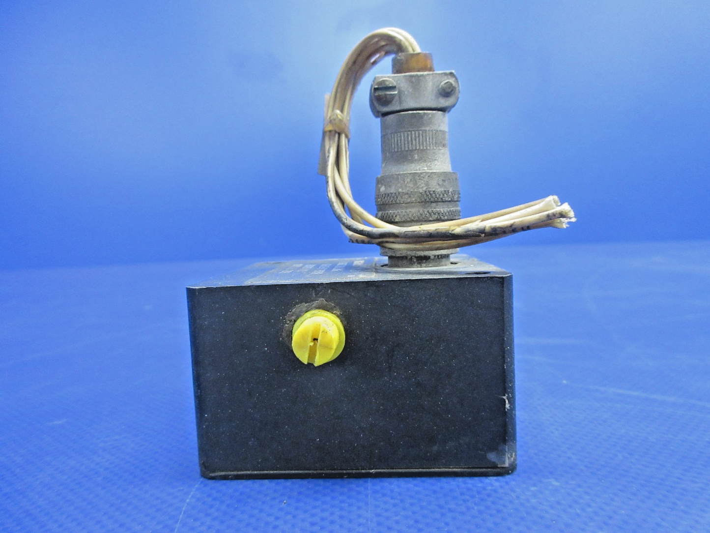 Piper PA-31T1 Cheyenne Fuel Pressure Transducer 0-50 PSI P/N 33093-1 (0626-743)6
