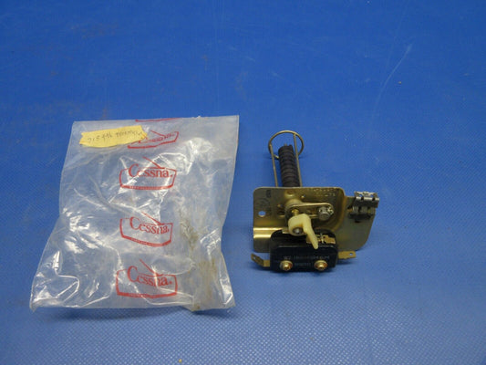 Cessna Thermostat P/N G715996 NEW OLD STOCK (0324-1150)