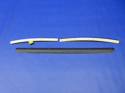 Piper PA-28-181 Co-Pilot Center Window Retainer Top & Sides 76264-00 (1224-2042)