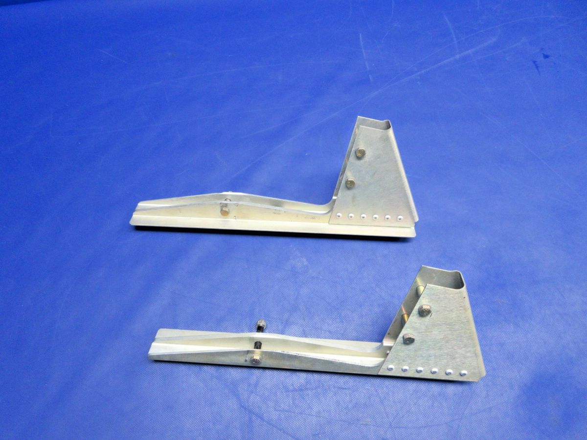 Cirrus SR22 Co-Pilot Seat Track LH & RH P/N 12490-009, 12490-010 (0926-832)1