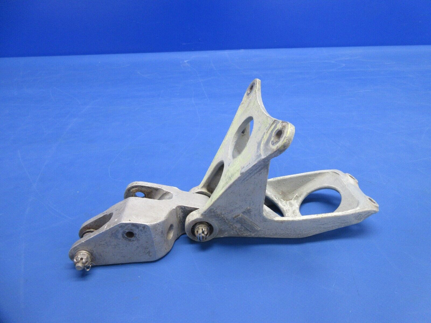 Bell 47J-2 Helicopter Cyclic Control Support & Lever P/N 47-729-099-1 (1124-921)