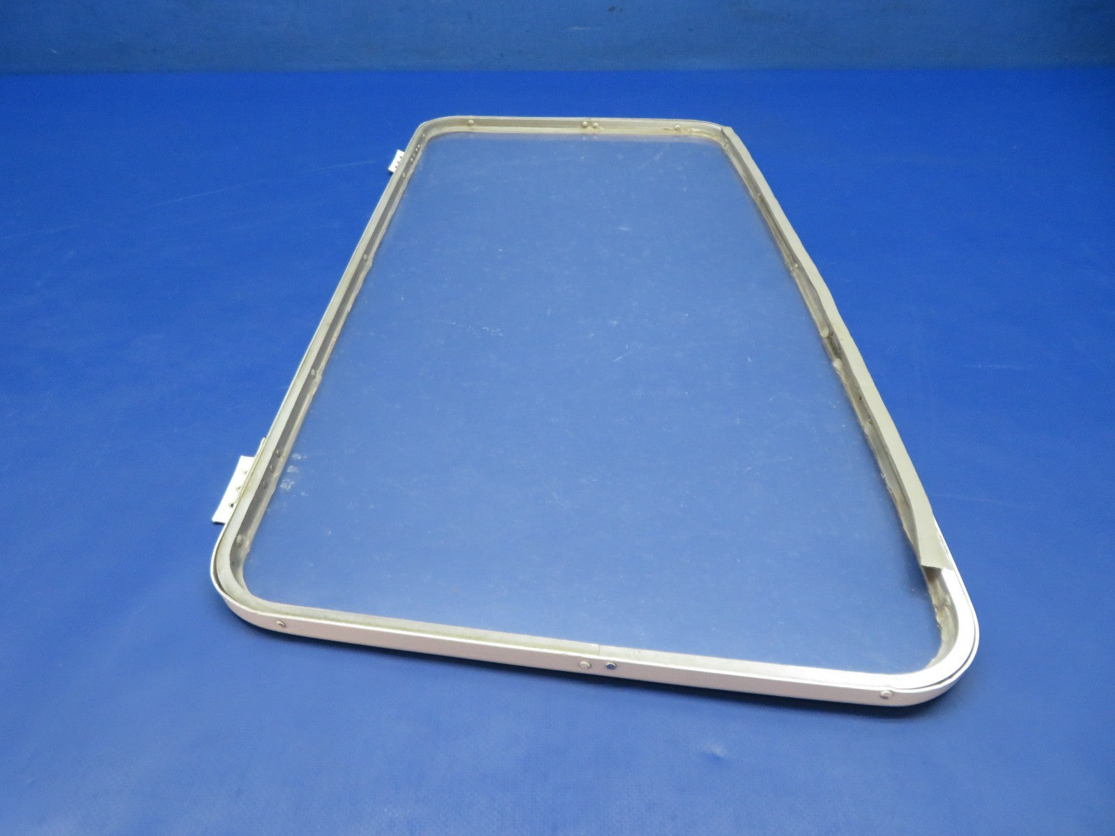 Cessna 140 RH Door Window P/N 0411181-1 (0326-114)12