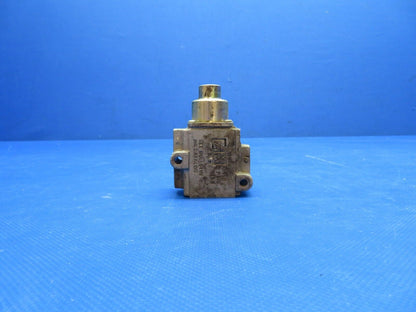 Parker Pneumatic Valve P/N CW1037 (0724-1949)