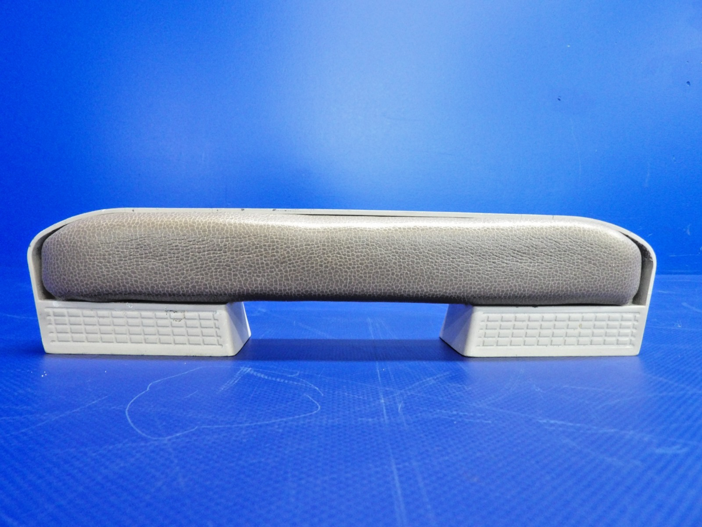 Cessna 172 / 172G Cabin Door Armrest P/N 1414082-18 (0326-1226)0