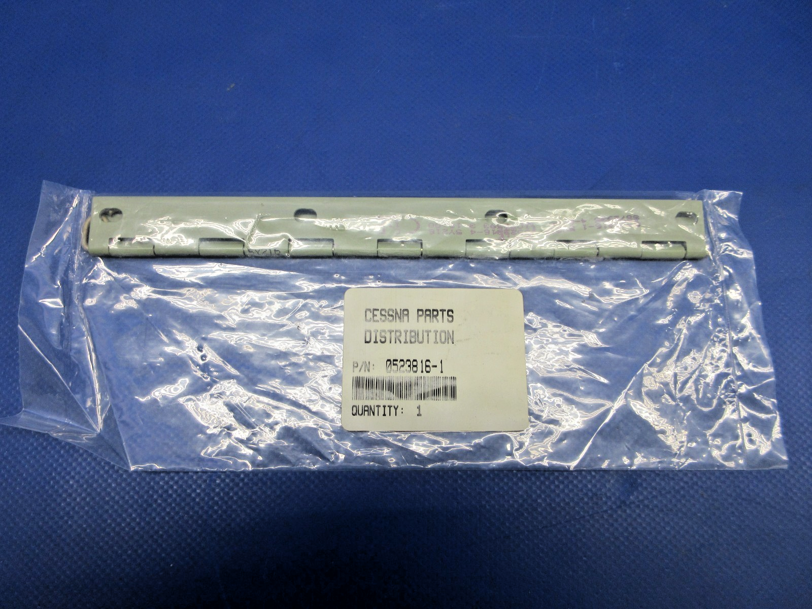 Cessna Aileron Hinge P/N 0523816-1 NOS (0326-1001)1