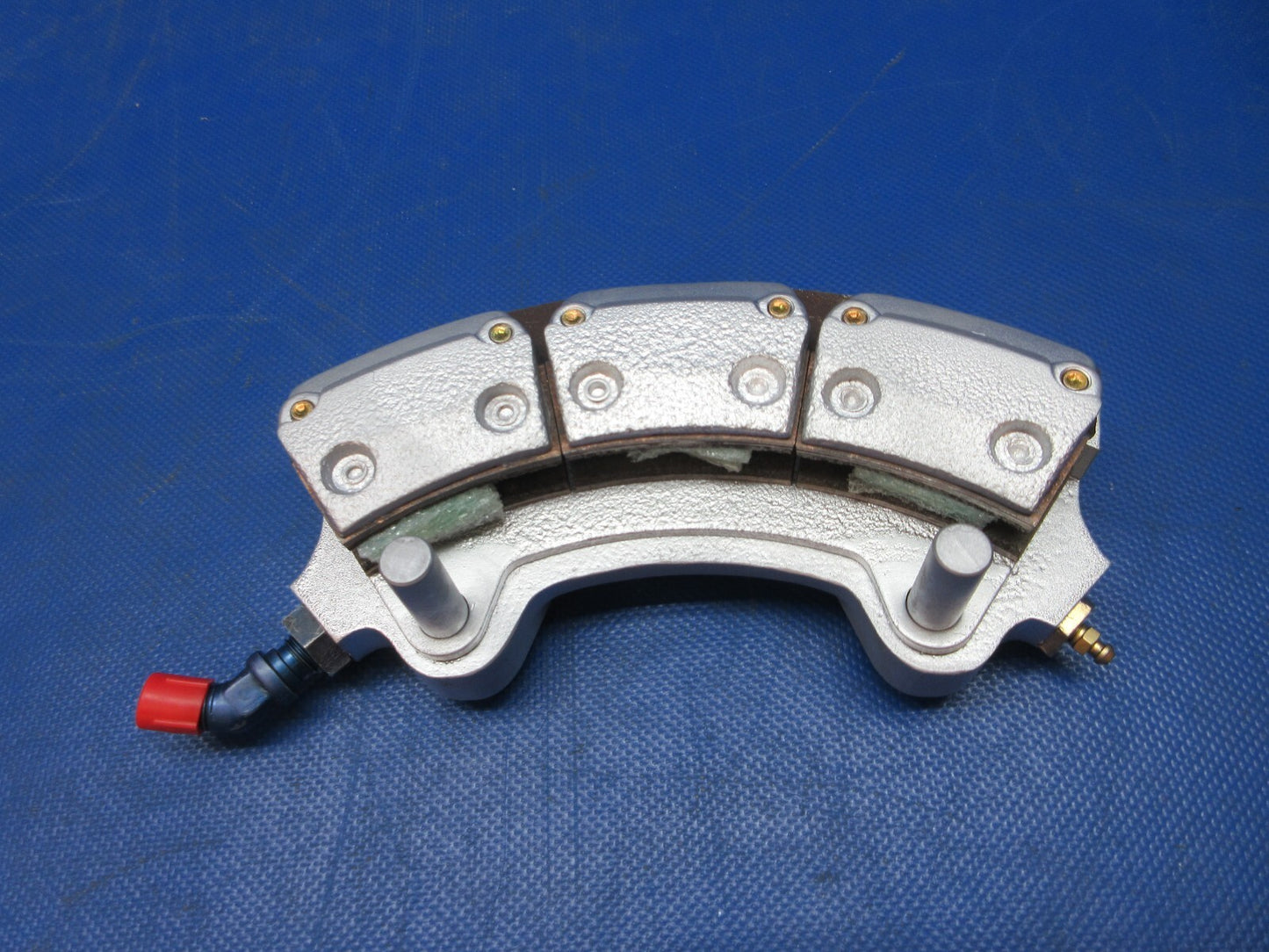 Cessna 310 Cleveland Brake Caliper w/ Linings P/N 30-28B REBUILT (1024-1415)2