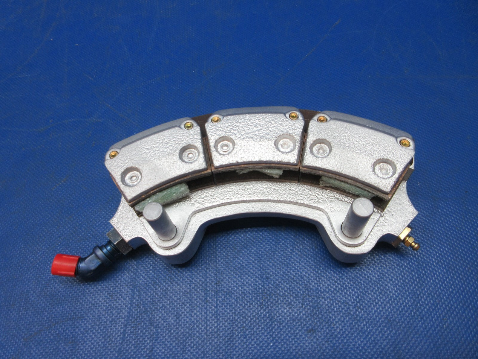 Cessna 310 Cleveland Brake Caliper w/ Linings P/N 30-28B REBUILT (1024-1415)2