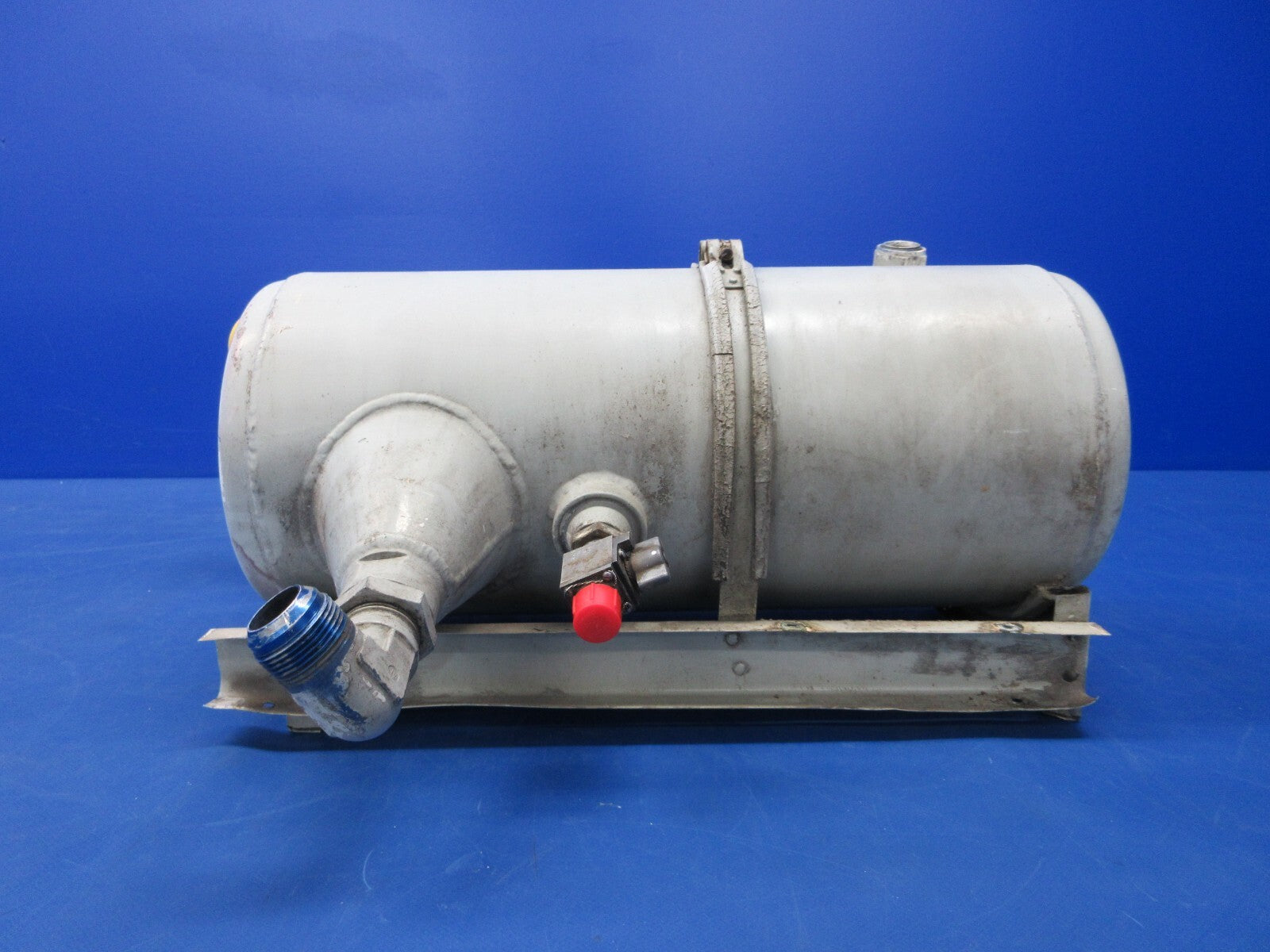 Bell 47J-2 Helicopter Engine Oil Tank P/N 47-672-013-1 (1124-2036)1