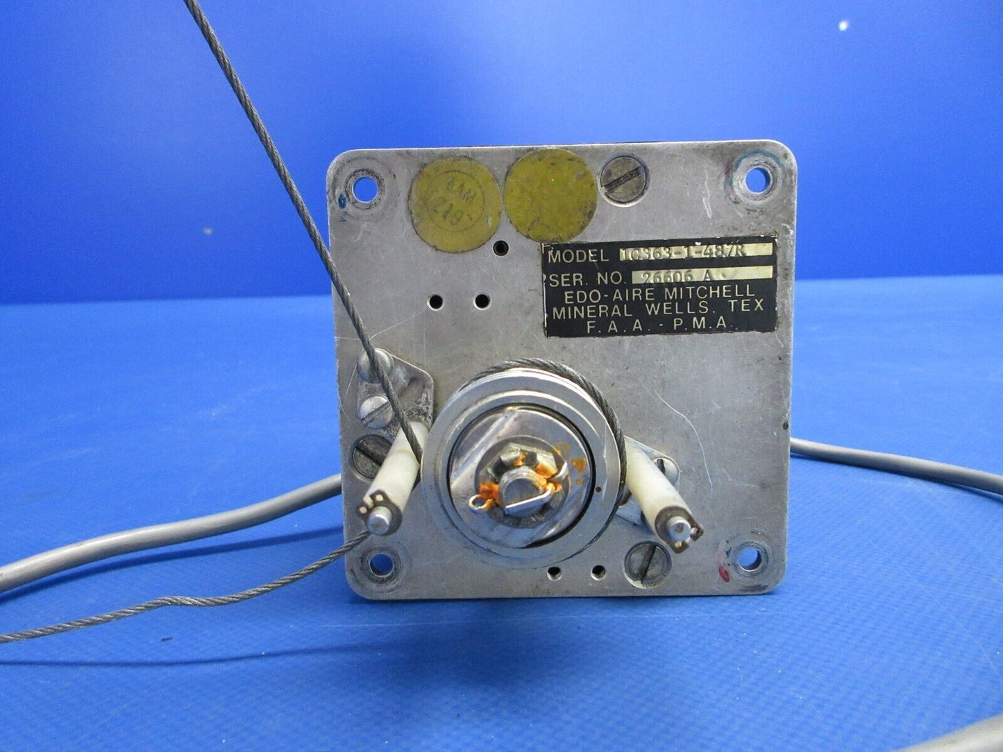 Piper PA-34-200T Edo-Aire Mitchell Roll Servo Assy P/N 1C363-1-487R (0524-1901)