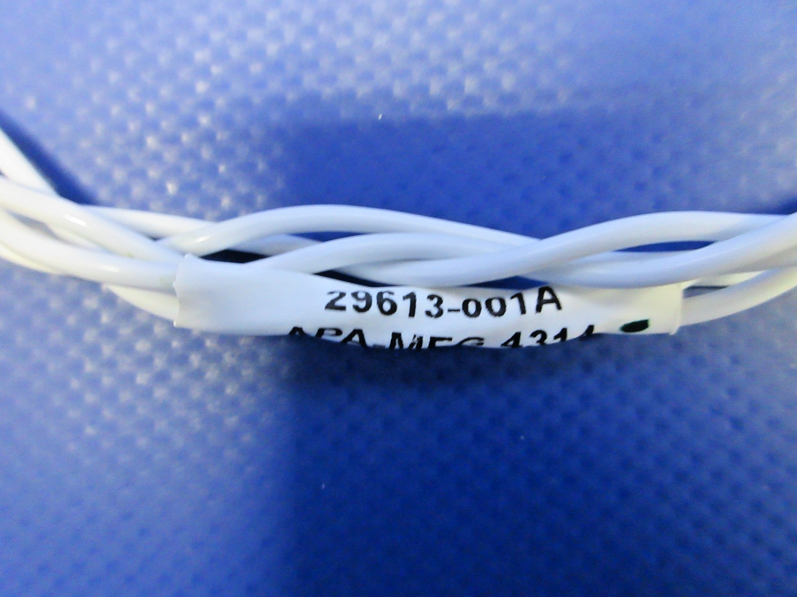 Cirrus SR20 / SR22 Pressure Sensor Connector P/N 29613-001 NOS (0426-741)3