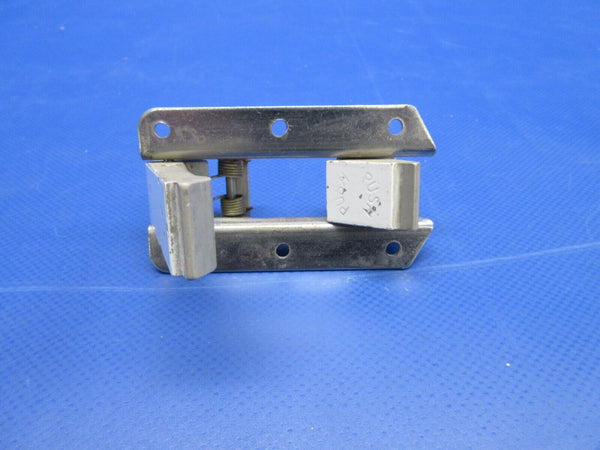 Piper Baggage Door Latch Assembly P/N 472-010 (0324-1250)