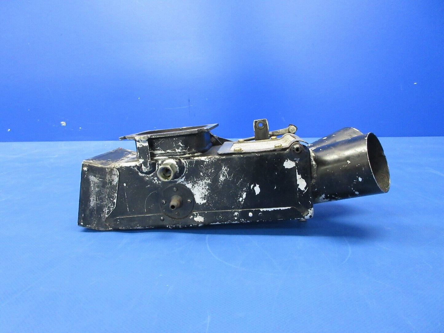 Piper PA-23-250 Aztec Carburetor Air Box Assy LH Engine P/N 16463-09 (0924-1250)