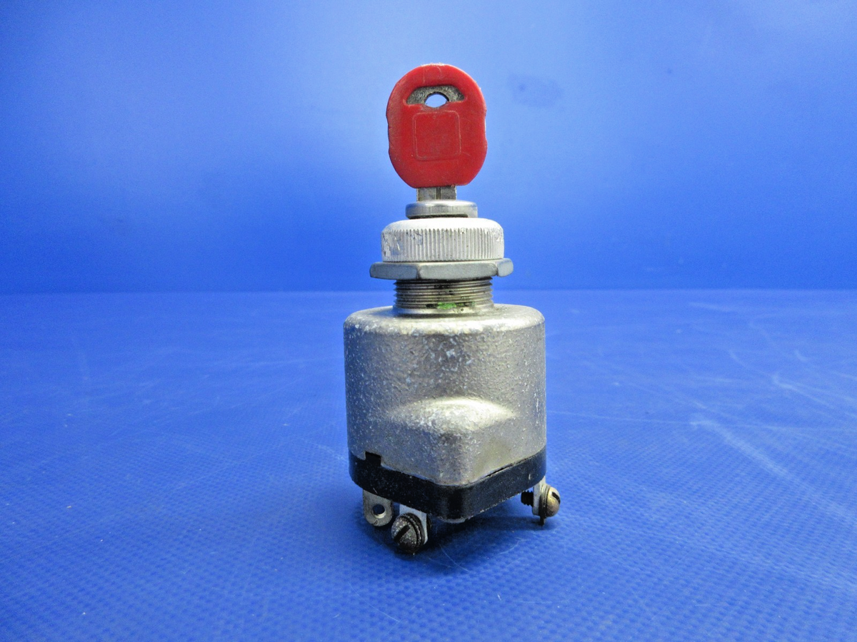 Rockwell Commander 112 Bendix Ignition Switch w/Key P/N 10-357210-1 (0926-845)6