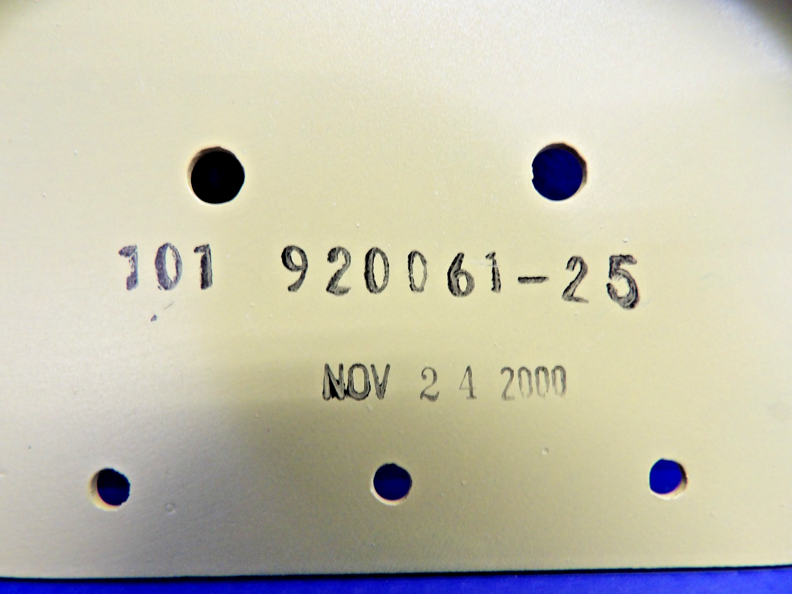 Beech Anti-Siphon Fuel Door P/N 101-920061-25 NOS (0326-1244)3