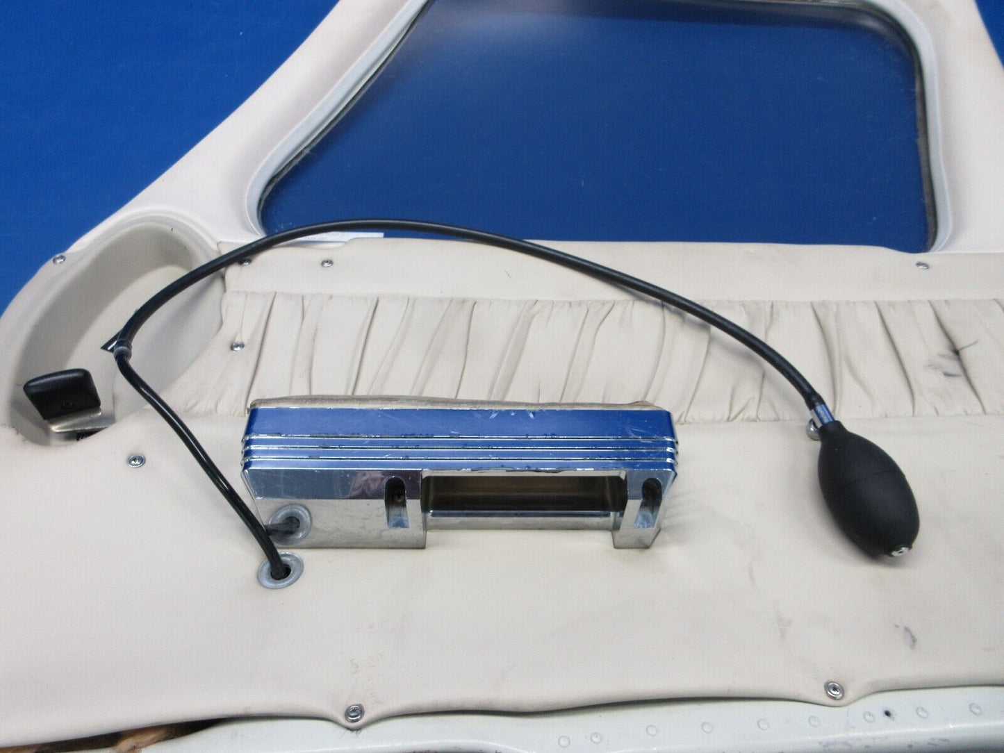 Piper PA-34-200T Seneca II Cabin Door Assy w/ Key P/N 79545-04 (0524-626)