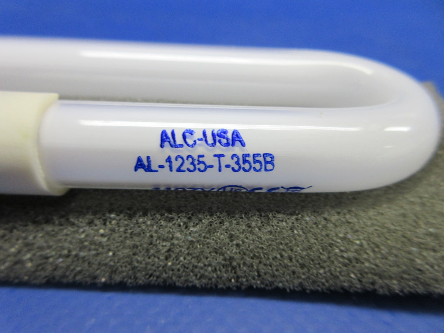 Beech Beech Jet Curved Back Neon Tube Lamp P/N AL-1235-T-355B NOS (0326-723)2