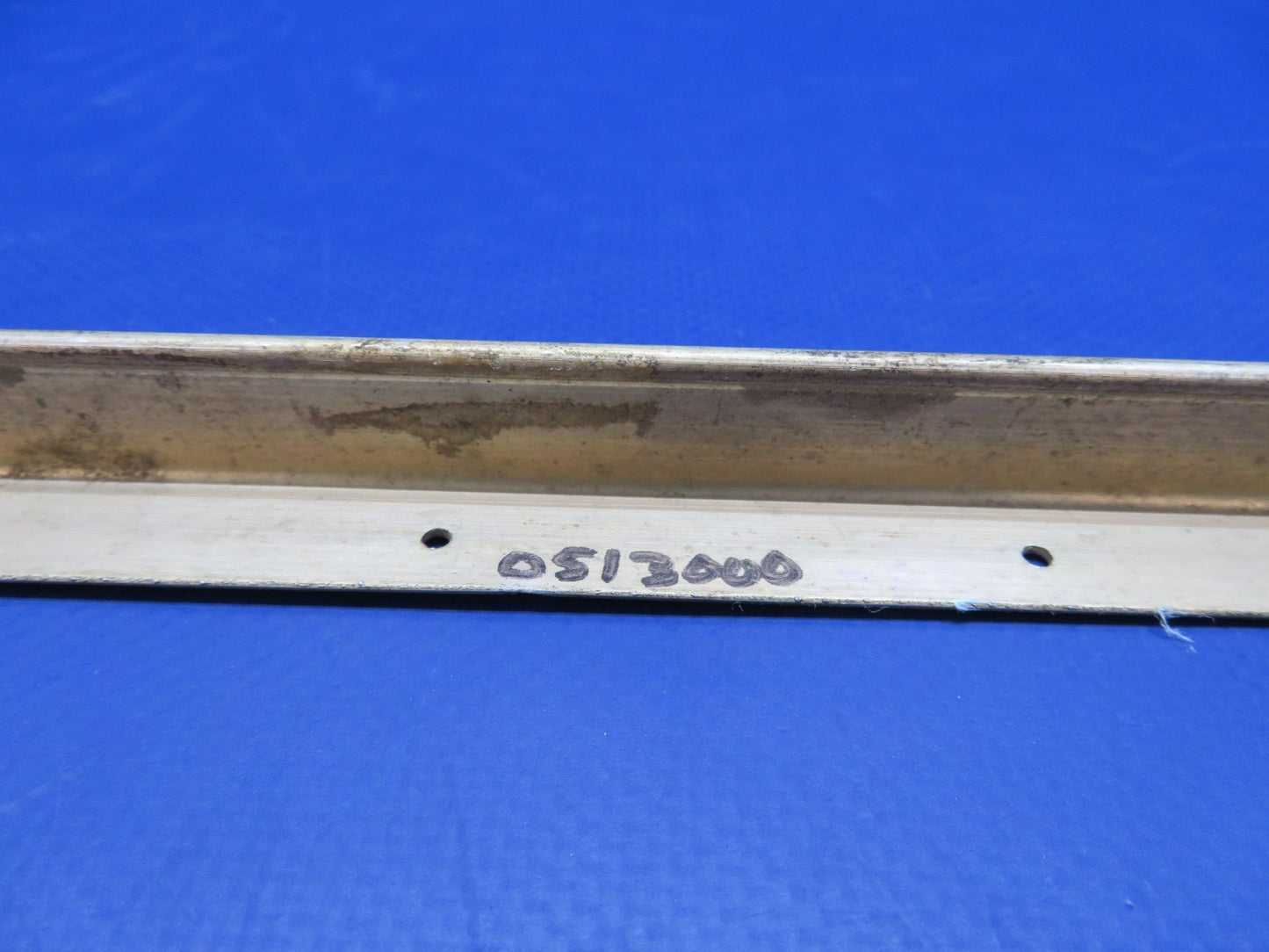 Cessna Fuselage Bulkhead Reinforcement Angle RH P/N 0513000-9 NOS (0625-1217)6