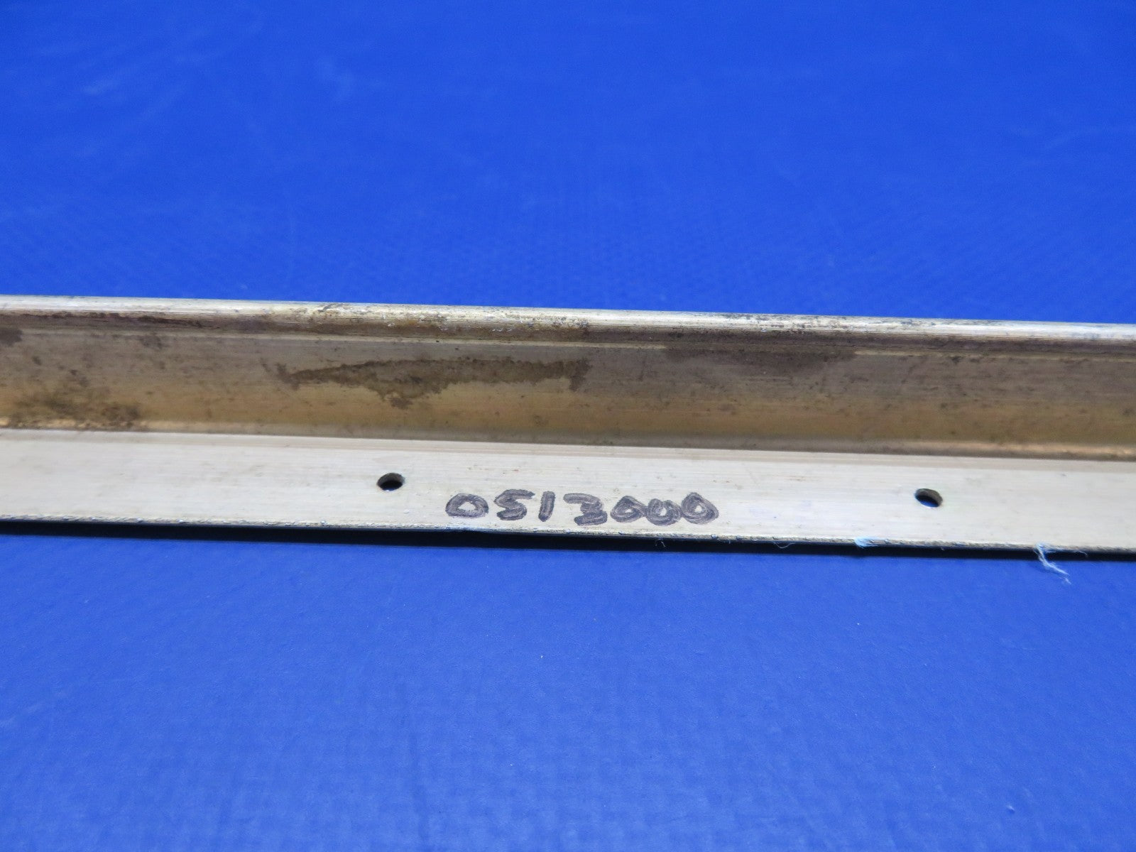 Cessna Fuselage Bulkhead Reinforcement Angle RH P/N 0513000-9 NOS (0625-1217)6