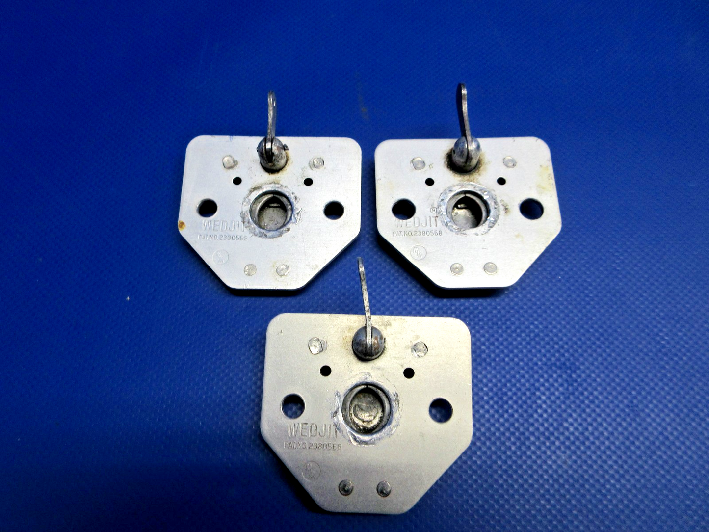 Cessna 310 / 310I Wedjit Cabin Seat Plate P/N 294543 LOT OF 3 (0326-818)1