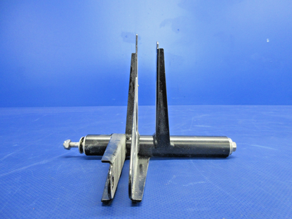 Diamond DA-40 RH Bellcrank P/N DA4-2713-30-00 (0726-862)2