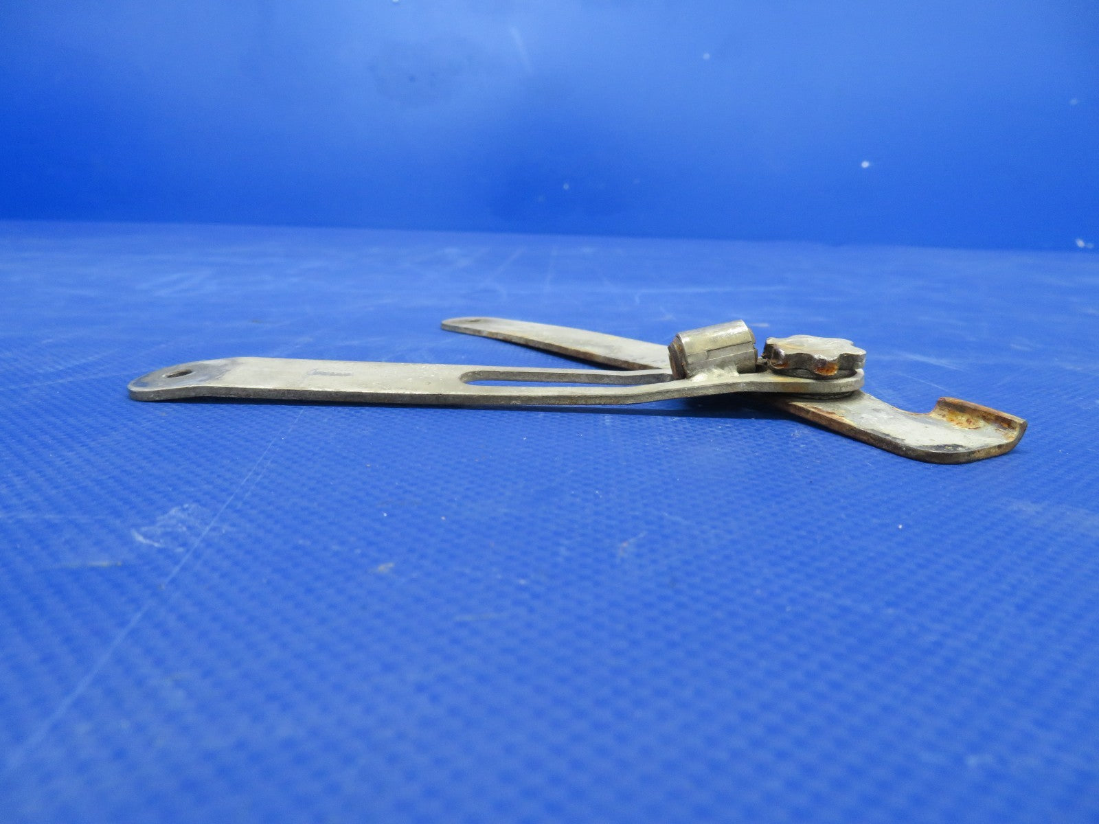 Rockwell Commander 112 LH Cabin Door Stop Arm P/N 43745-9 (0826-415)2